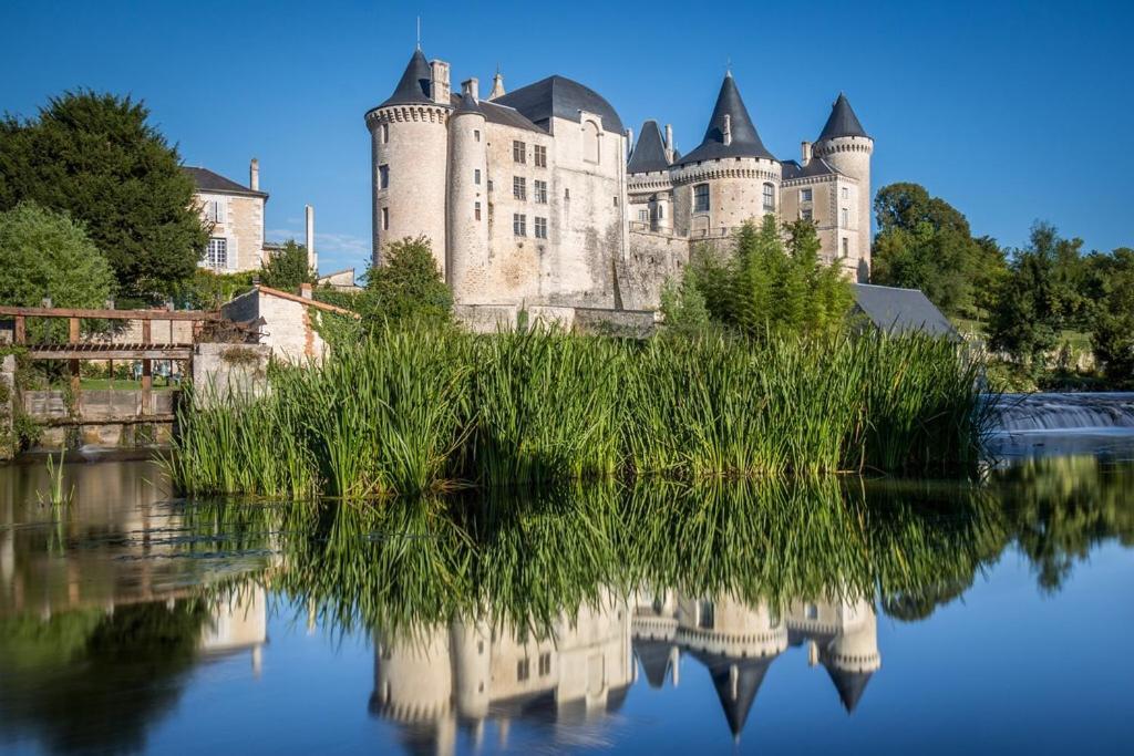 Les Halles Chambre D'Hotes Verteuil-sur-Charente Exterior foto